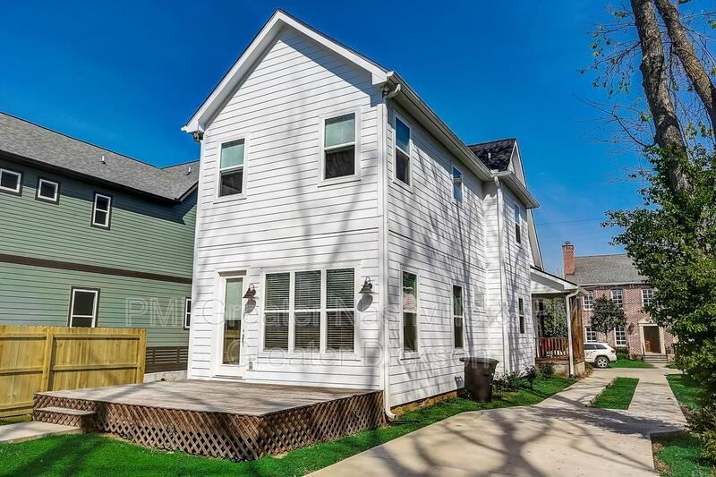 1113 Park St - Photo 5 of 50