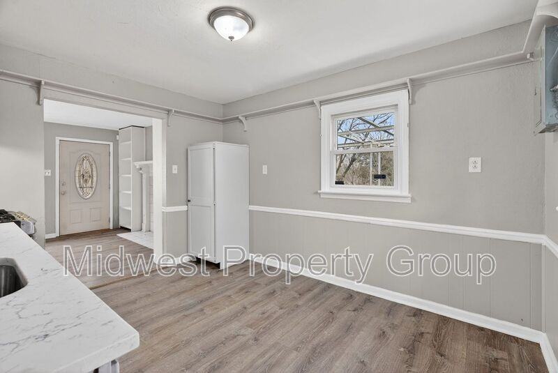 1157 Redman Blvd - Photo 6 of 30