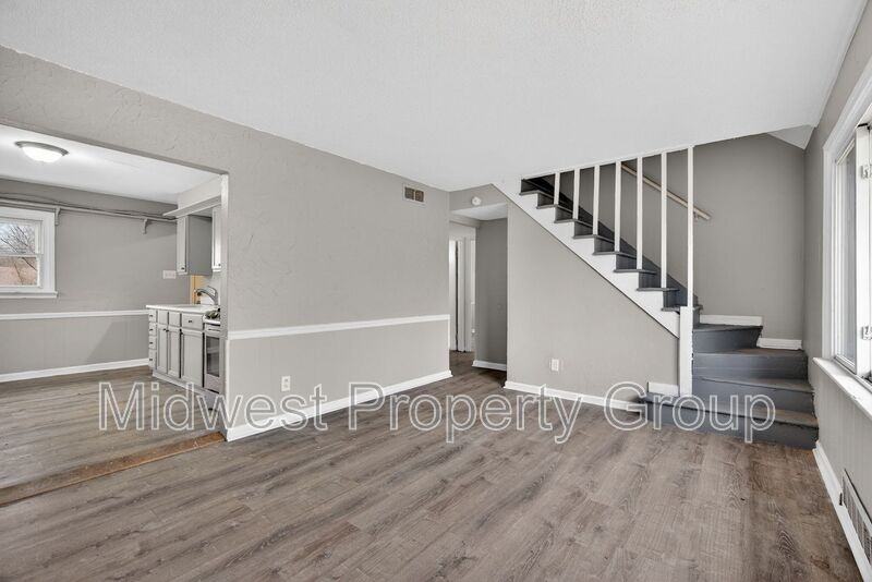 1157 Redman Blvd - Photo 7 of 30