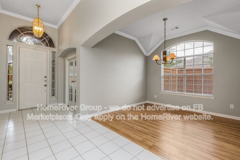 301 Parkhurst Ln - Photo 4 of 32