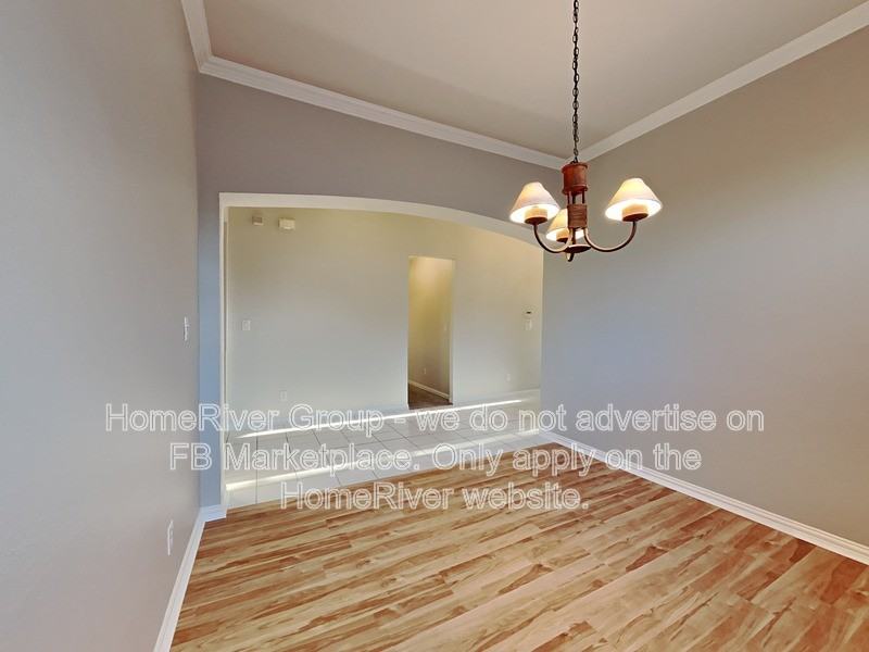 301 Parkhurst Ln - Photo 6 of 32