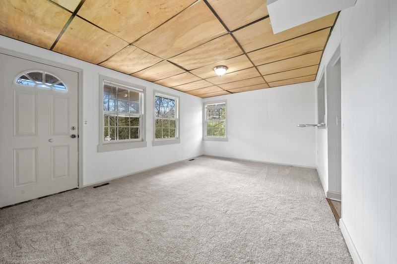 150 Lawton Rd - Photo 3 of 11