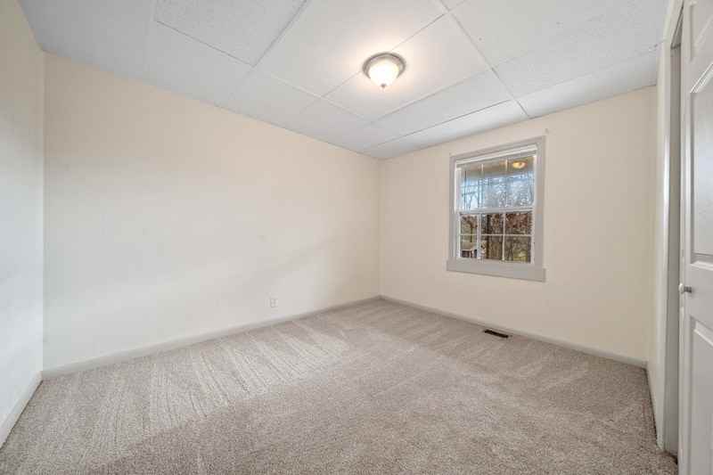 150 Lawton Rd - Photo 4 of 11