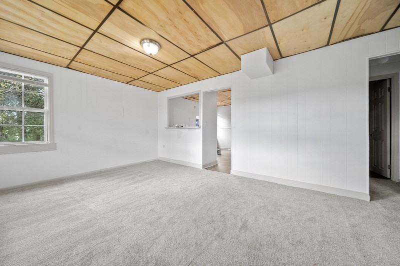 150 Lawton Rd - Photo 7 of 11