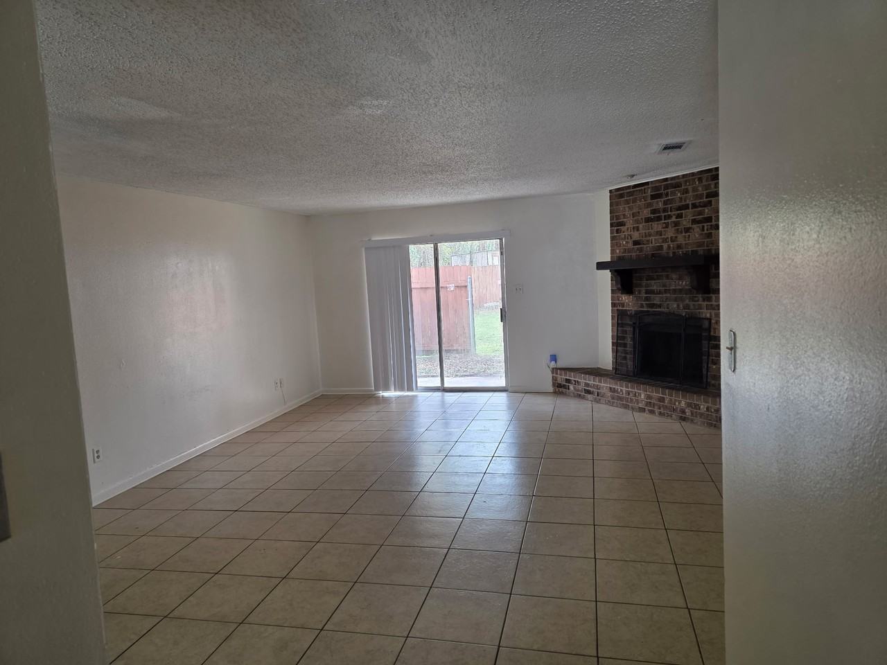 1523 Richmond Dr #1521 - Photo 5 of 14