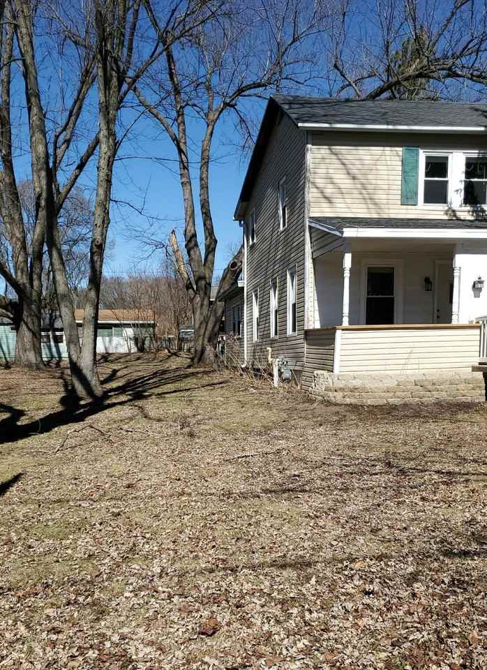 320 E Cravath St - Photo 2 of 23