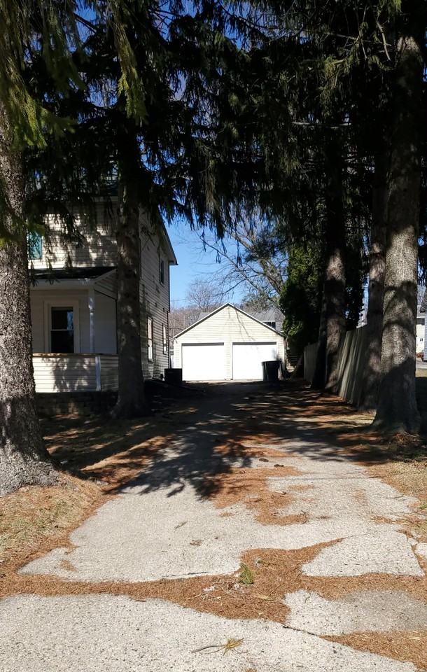 320 E Cravath St - Photo 3 of 23