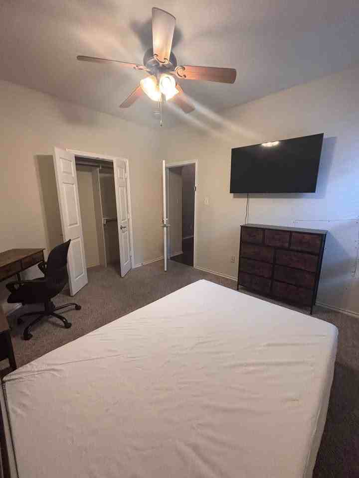 9209 Vineyard Ln - Photo 2 of 8