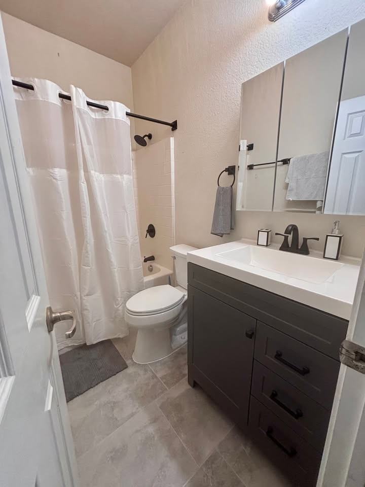 9209 Vineyard Ln - Photo 3 of 8