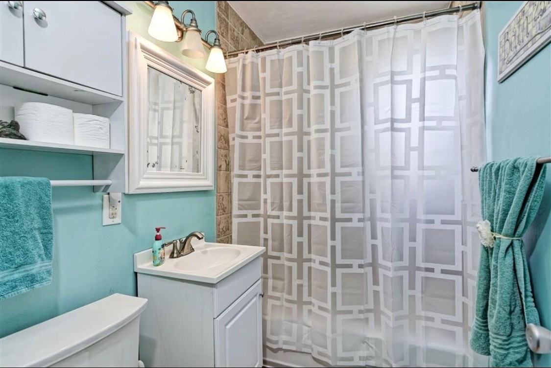 6502 Goodwin St - Photo 4 of 11