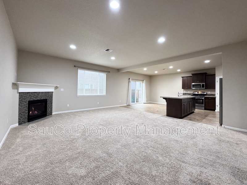 7093 Nw 167th Ave - Photo 4 of 26