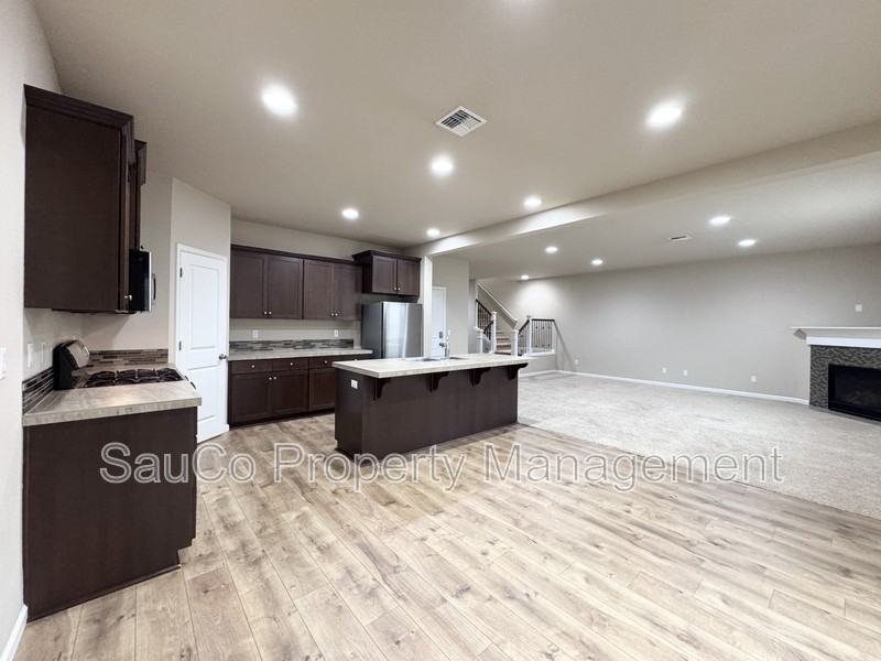 7093 Nw 167th Ave - Photo 6 of 26