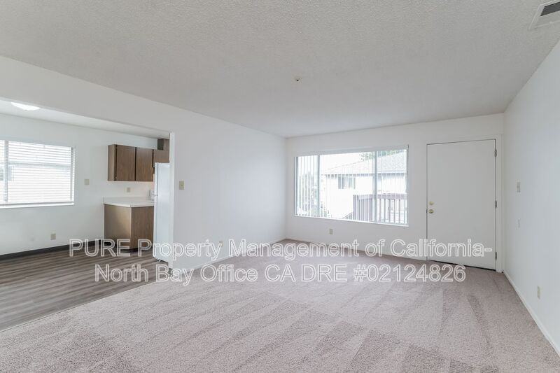 5060 Roma St - Photo 4 of 18