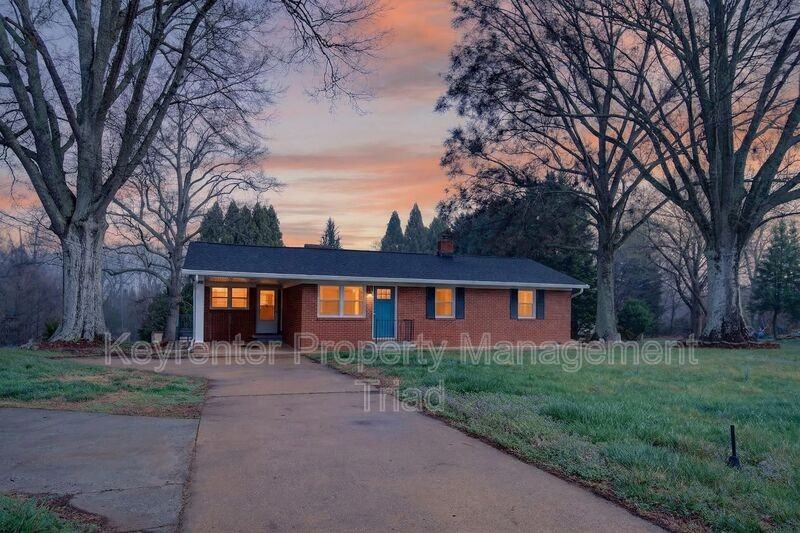 8022 Linville Rd - Photo 2 of 40