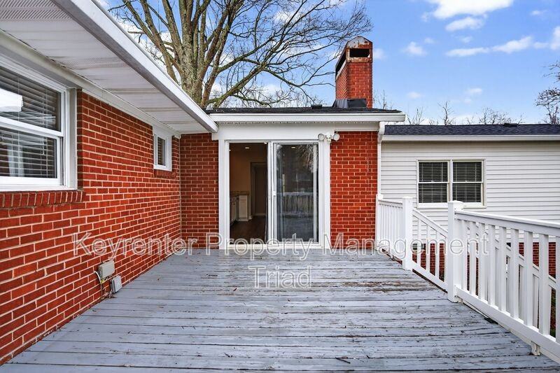 8022 Linville Rd - Photo 3 of 40