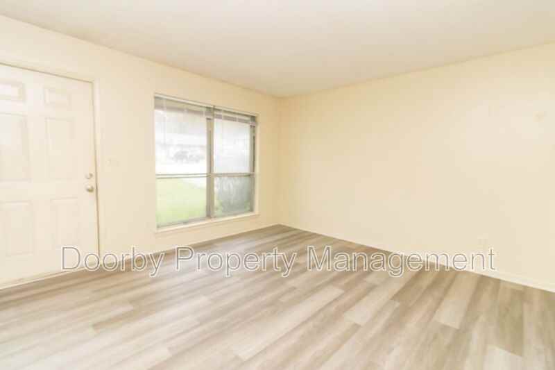 7833 Basswood Dr - Photo 3 of 12