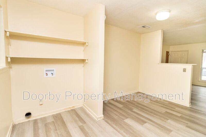 7833 Basswood Dr - Photo 5 of 12