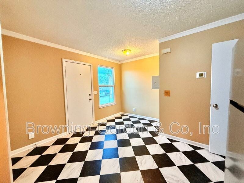 1519 21st Ave N - Photo 3 of 11