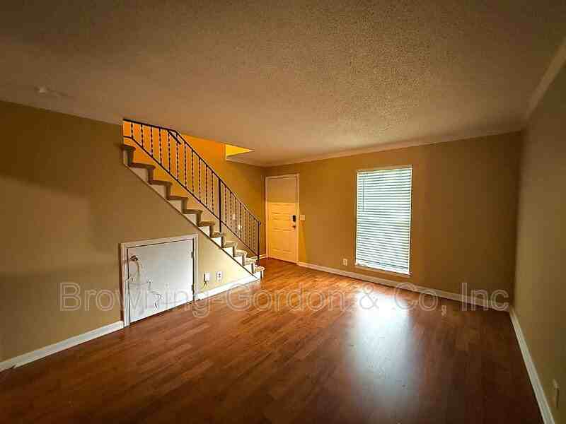 1519 21st Ave N - Photo 5 of 11