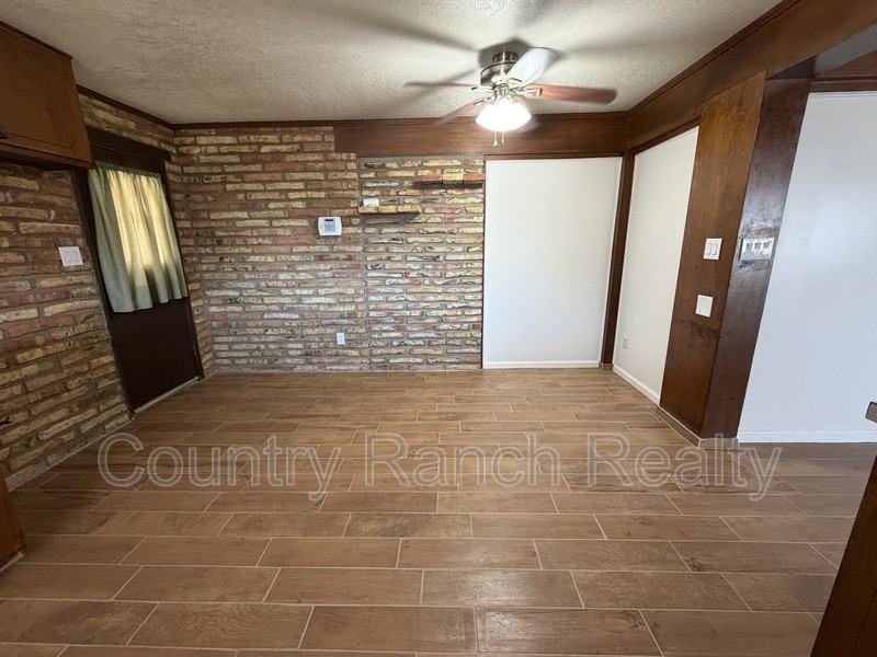 1044 Paradise Dr - Photo 2 of 17