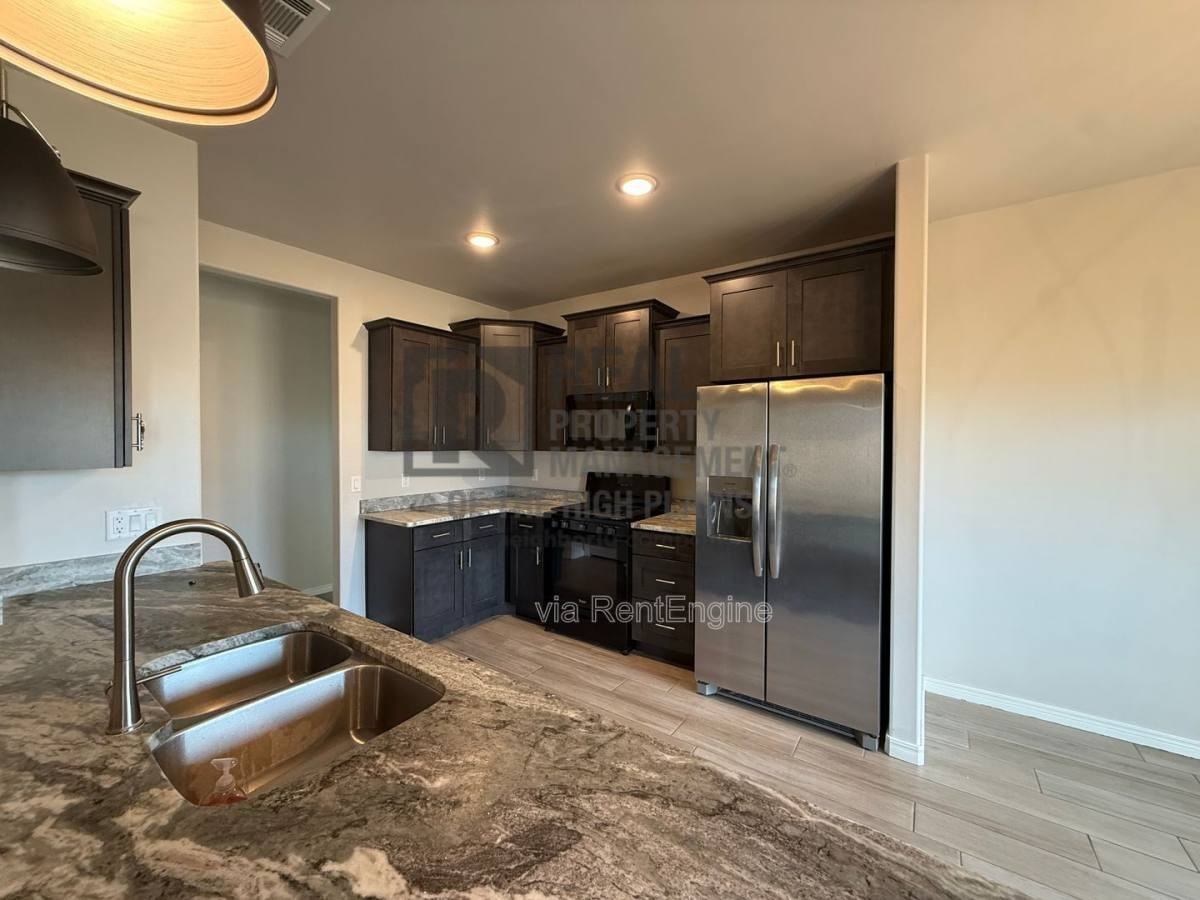 1426 Fume Blvd - Photo 2 of 10