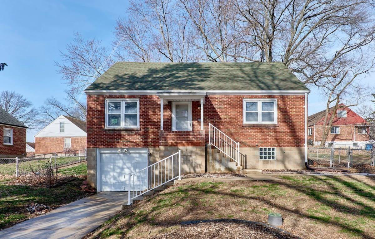 8601 Belhaven Dr - Photo 2 of 10