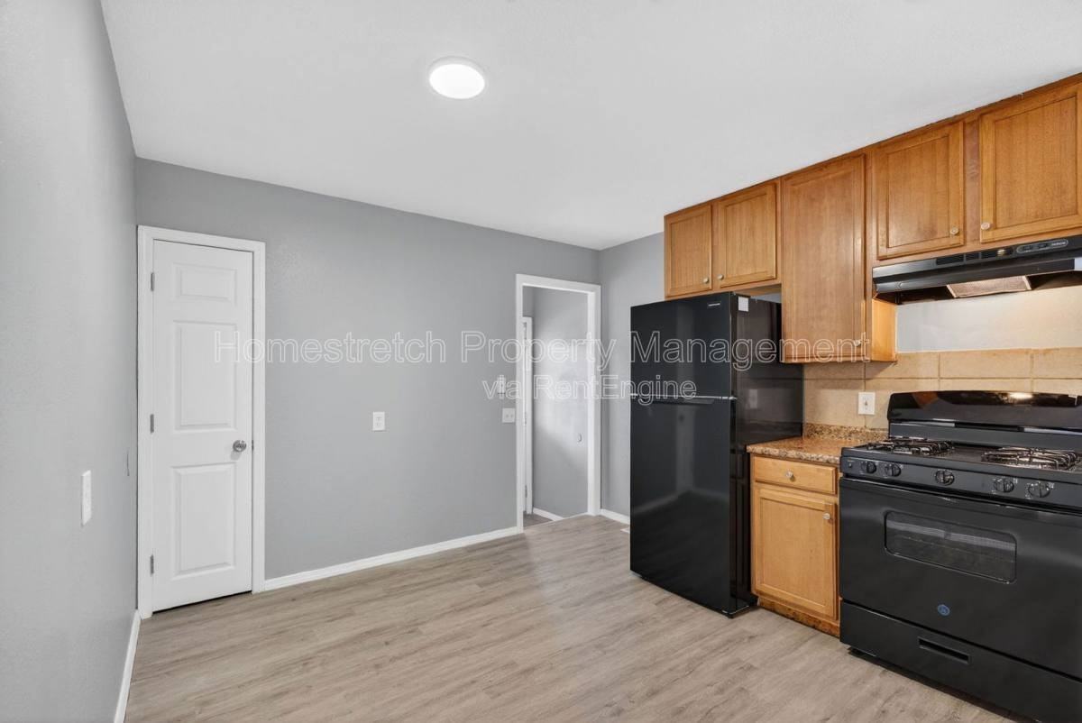2515 Valley Brook Dr - Photo 3 of 10