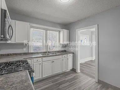 1912 15th Ave N - Photo 2 of 10