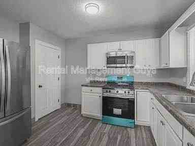 1912 15th Ave N - Photo 3 of 10