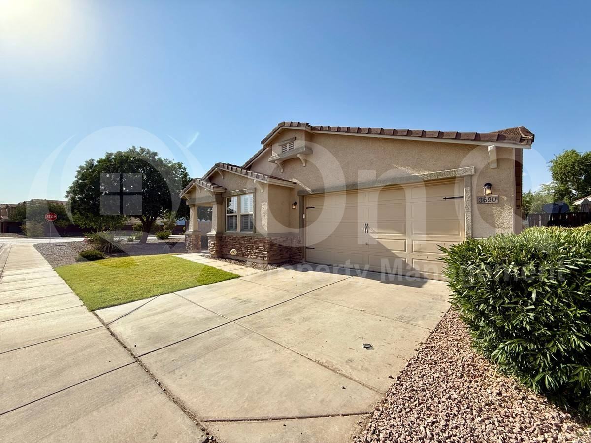 3690 E Longhorn St - Photo 2 of 10