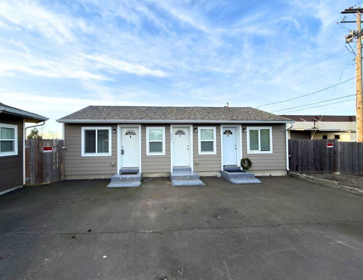 3361 Portland Rd Ne #9 - Photo 2 of 10