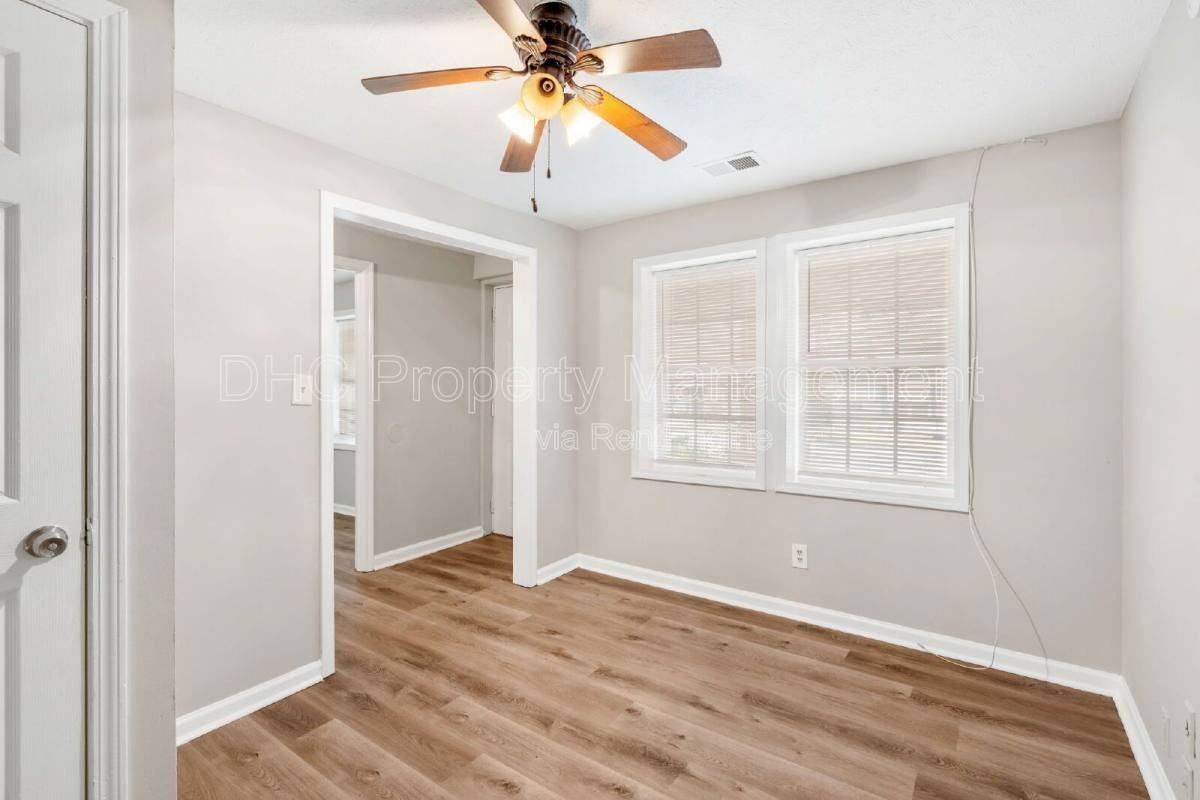 1435 Lynford Dr Sw - Photo 3 of 10
