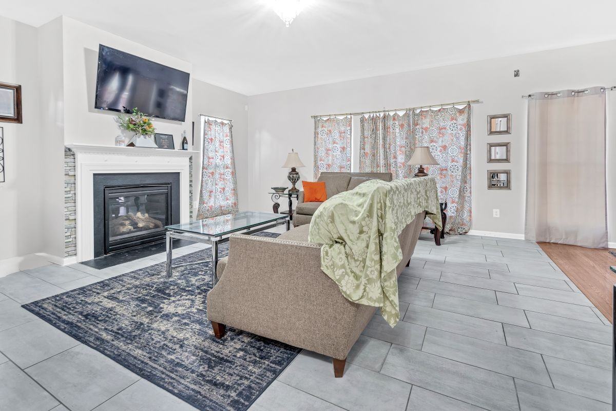 5077 Stonewood Pines Dr - Photo 3 of 15