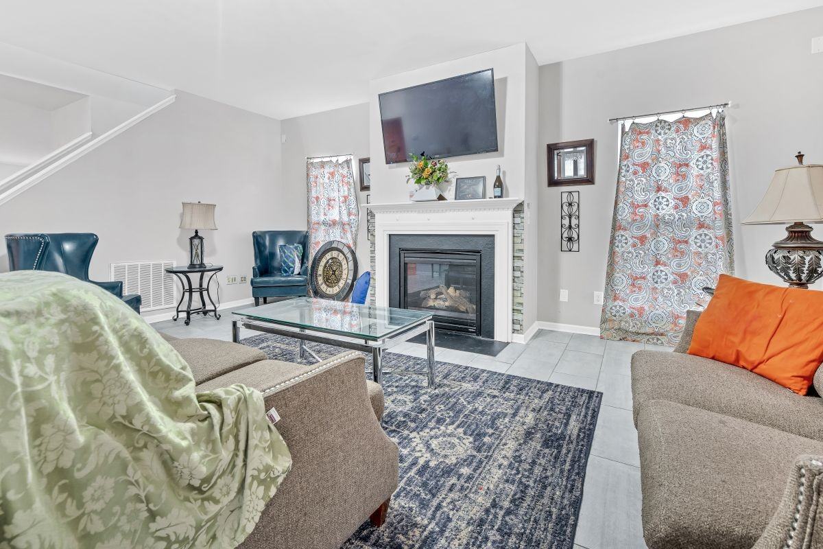 5077 Stonewood Pines Dr - Photo 4 of 15