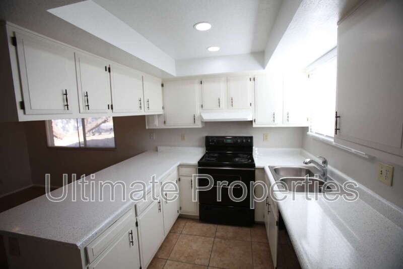 401 W Utopia Rd - Photo 3 of 10