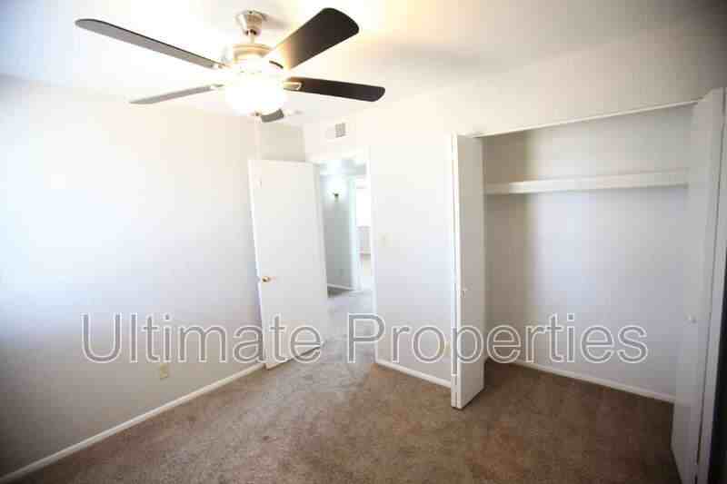 401 W Utopia Rd - Photo 7 of 10