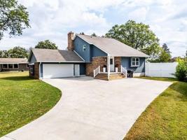 featured image of 2920 Mcclain Dr