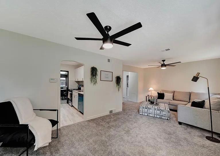 6410 Logan Ave - Photo 3 of 10