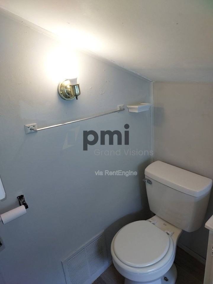 1920 E Wood St - Photo 3 of 10