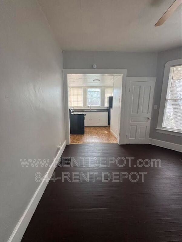 1419 Se 2nd St - Photo 4 of 18