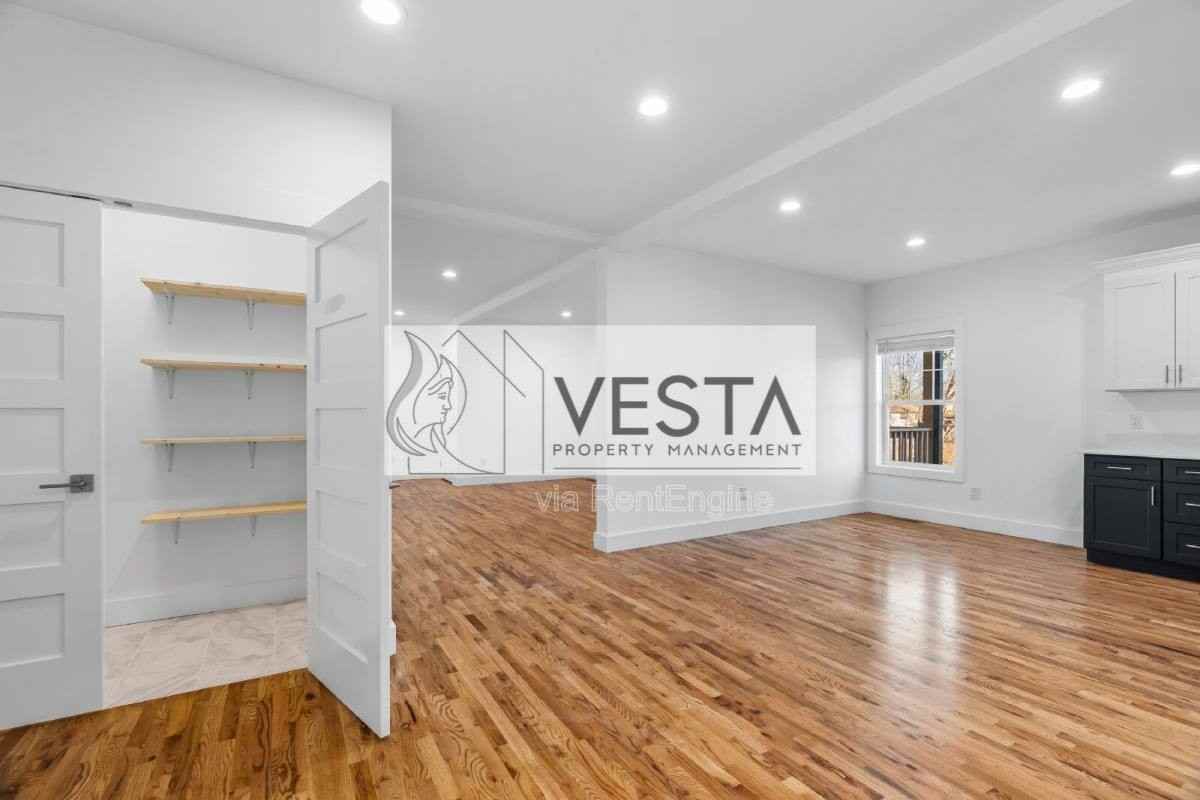 510 Deaverview Rd - Photo 3 of 10