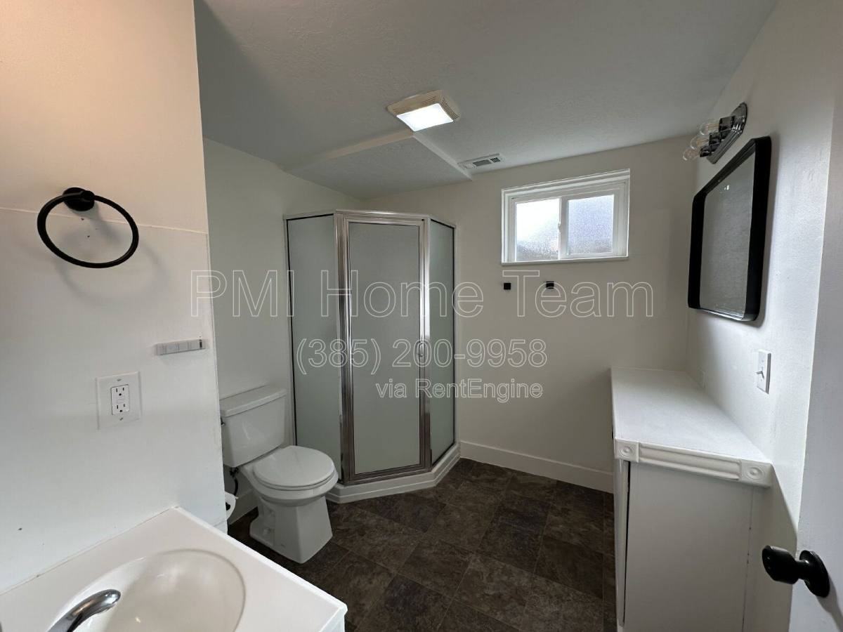 765 Grant Ave - Photo 3 of 10