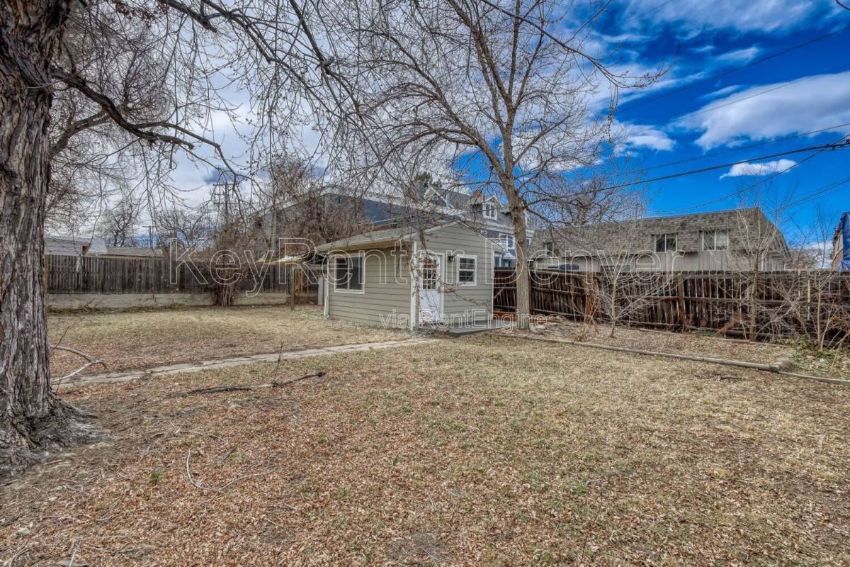 4345 Gray St - Photo 2 of 10