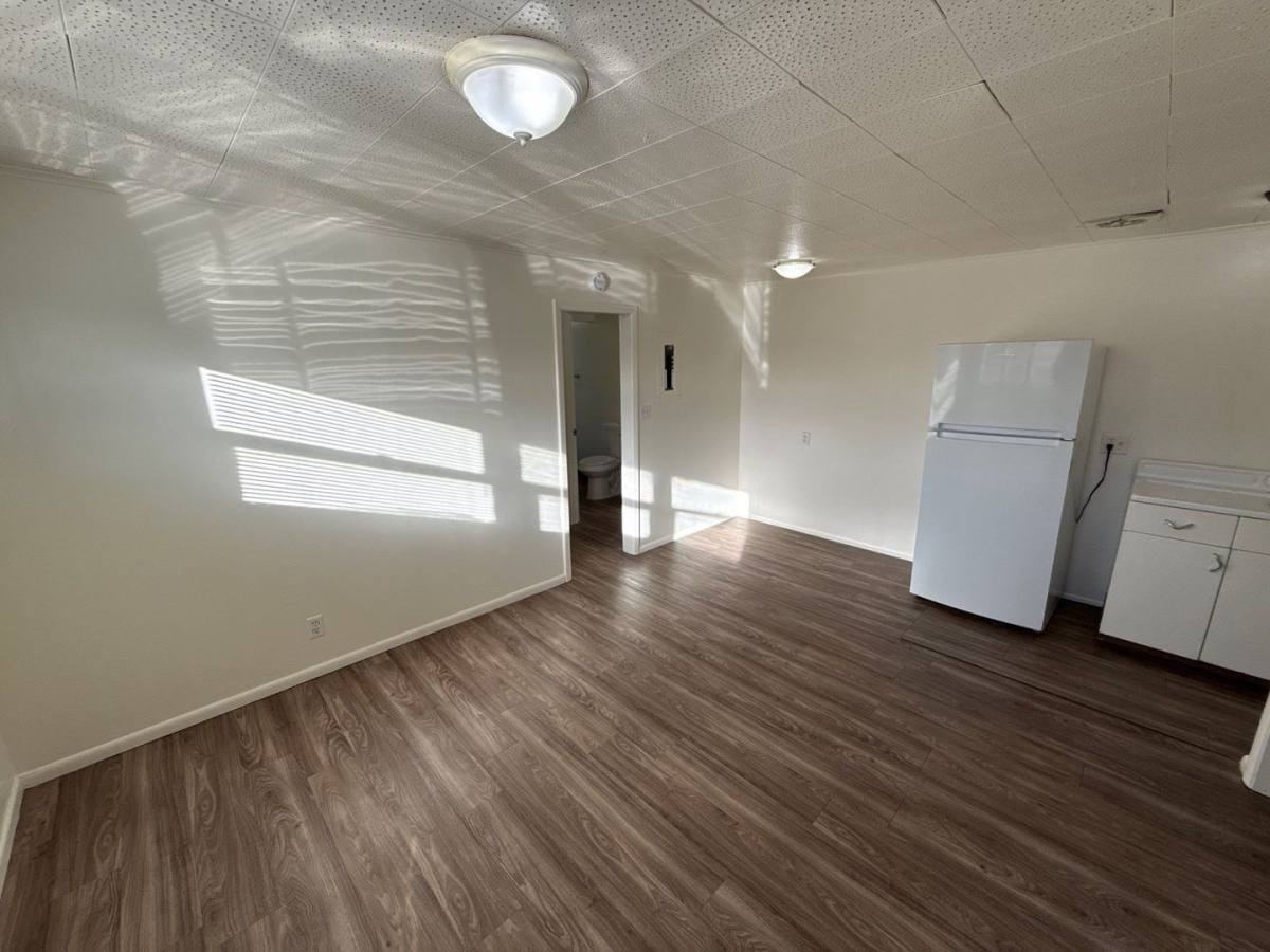 635 Thompson Ave Ne Apt A - Photo 5 of 10