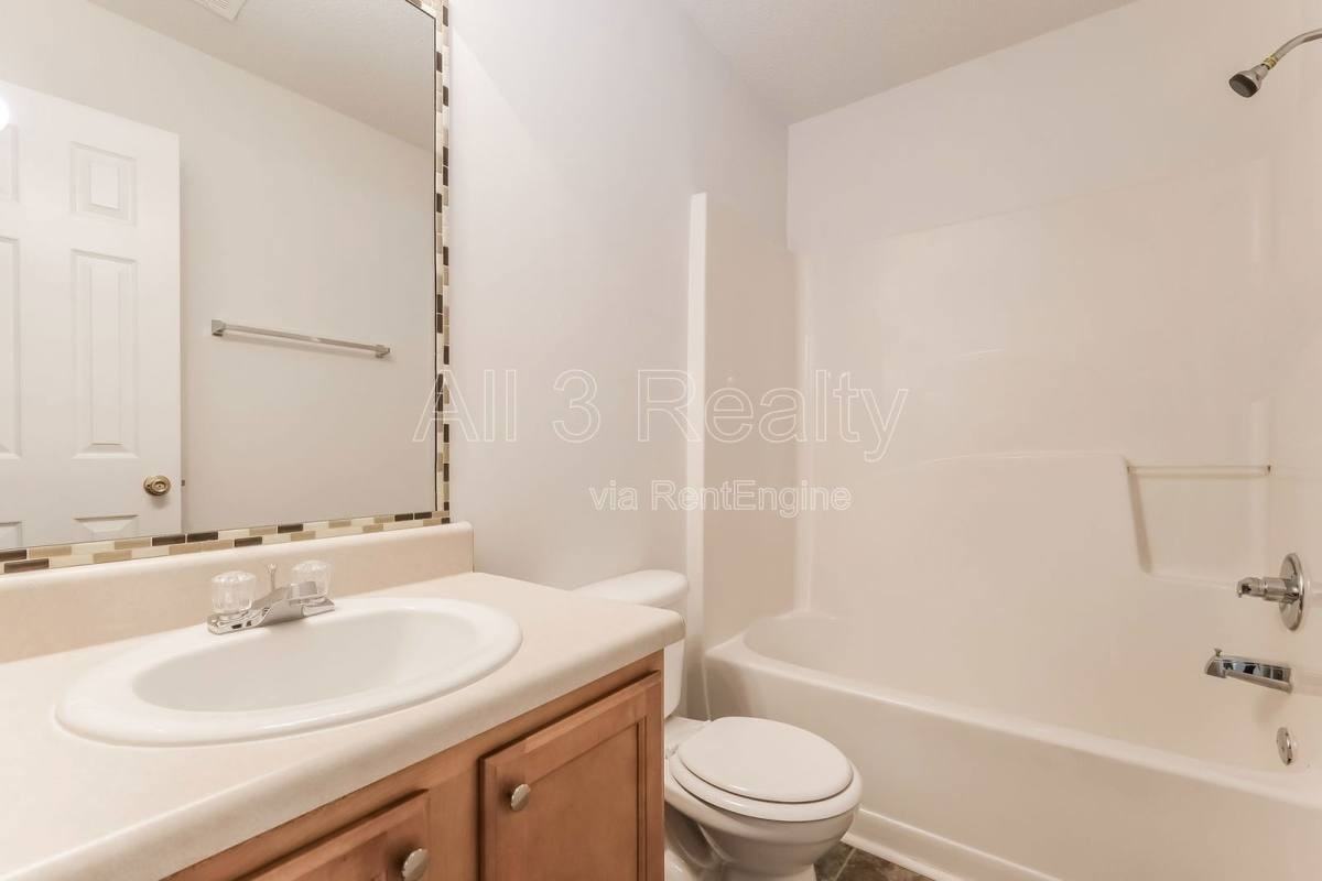 828 Marcus Ln - Photo 3 of 10