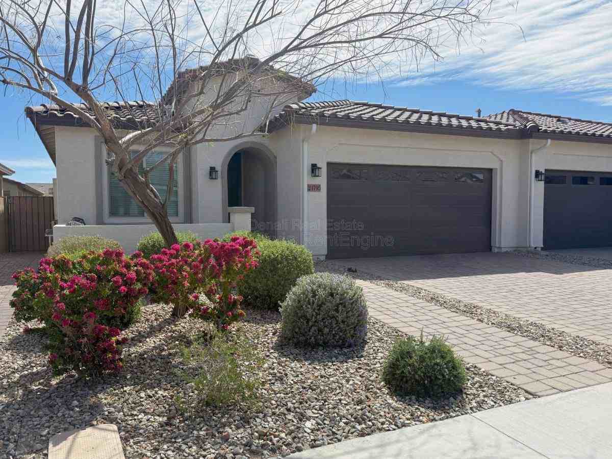 24795 N 171st Ln - Photo 2 of 10