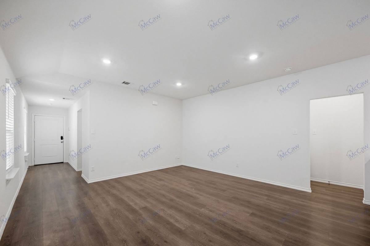 3519 Mildren Bnd - Photo 2 of 10