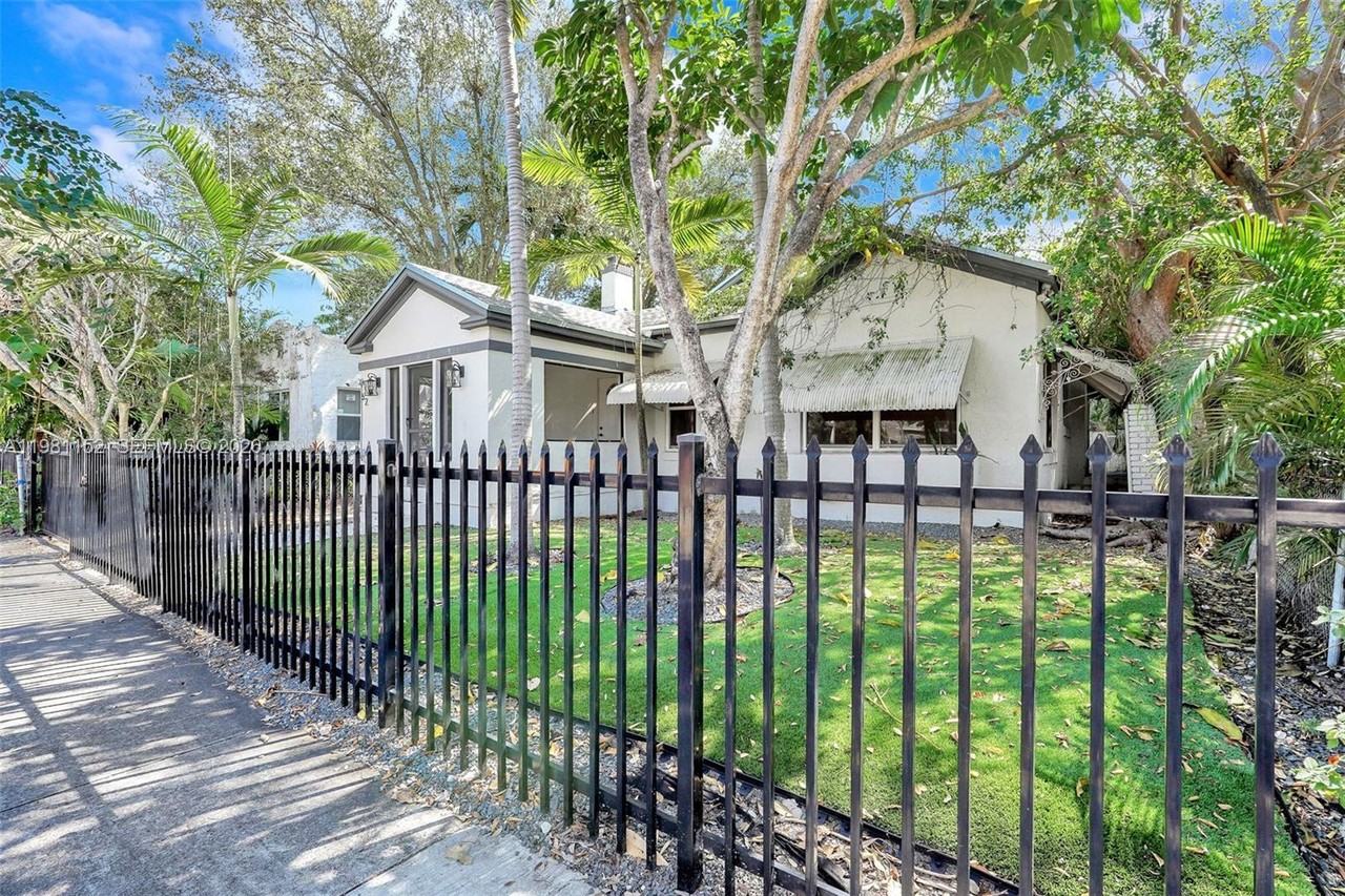 52 Nw 47th Ter - Photo 3 of 50