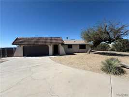 featured image of 883 Los Flores St