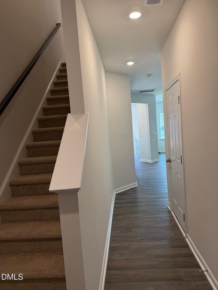 155 Starlight St - Photo 2 of 22